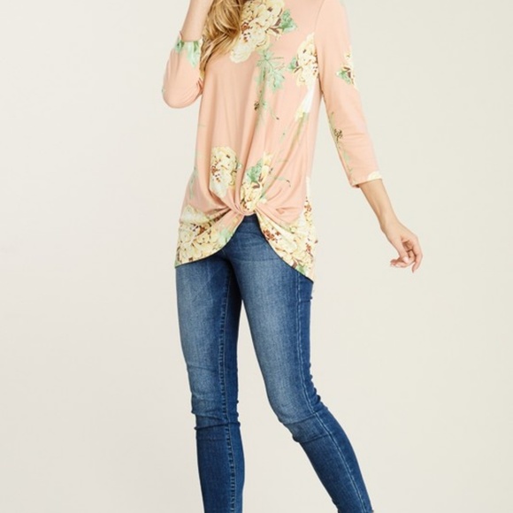 Blush Floral Knot Top - Picture 3 of 6